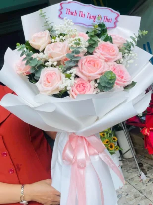 bó hoa hồng kem nụ hôn ngọt ngào