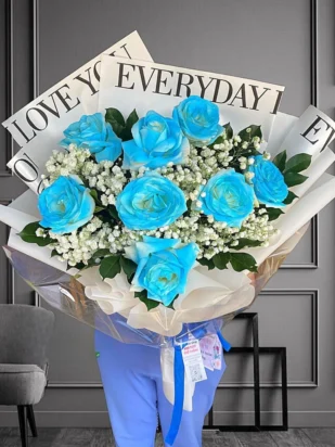 bó hoa hồng xanh và baby trắng