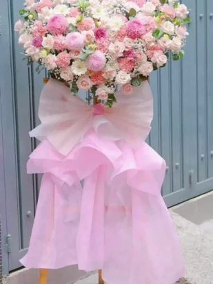 kệ hoa chúc doanh nghiệp thành công