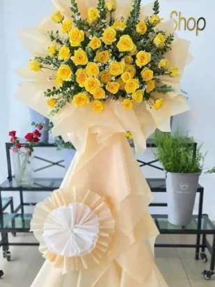 kệ hoa chúc mừng