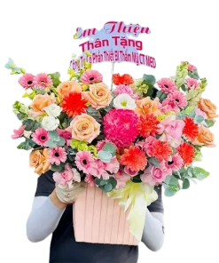 giỏ hoa nhịp cầu gắn kết