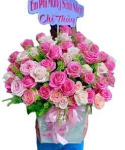 giỏ hoa dấu vết mùa xuân